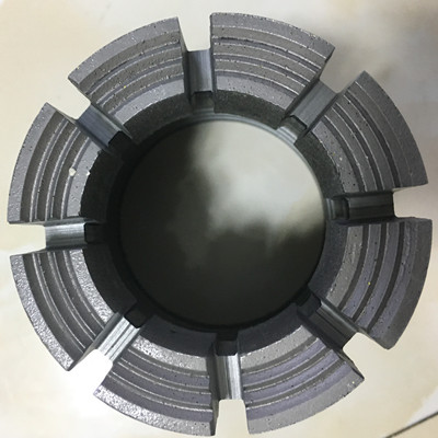 Trépans diamantés pour le forage géologique